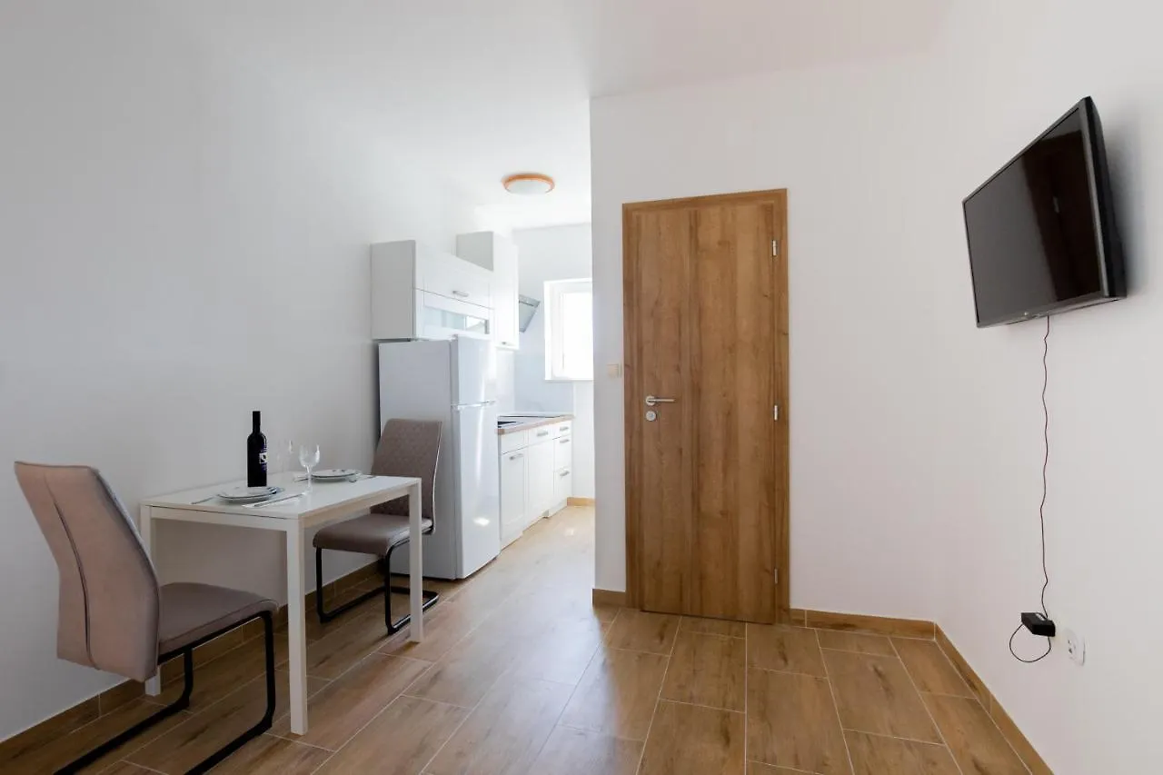 Apartments M Seget Vranjica