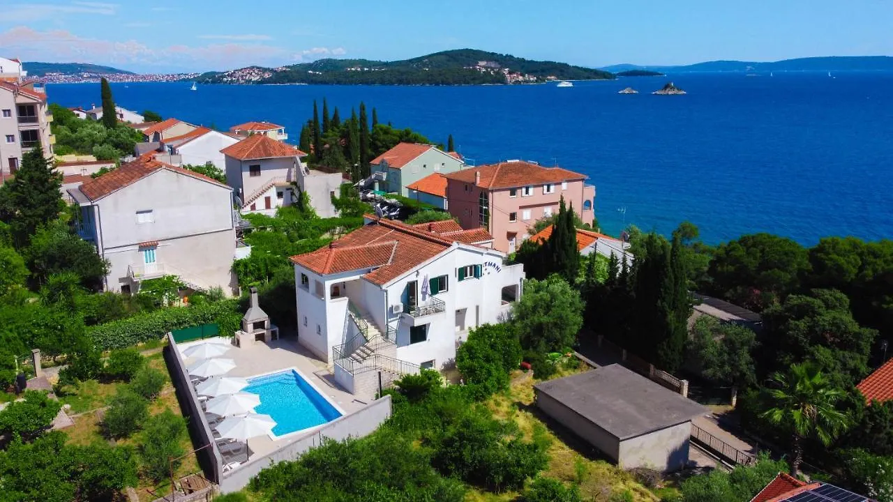Apartments M Seget Vranjica
